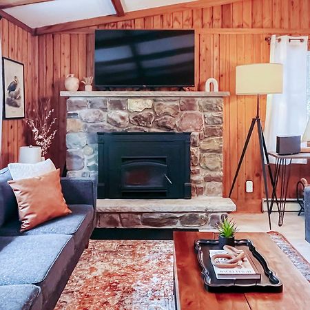Stylish And Cozy Cabin, Walking Distance To Big Bass Lake Gouldsboro Экстерьер фото